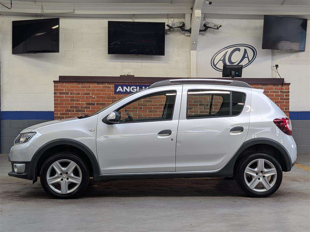 <p>2015 DACIA SANDERO STEPWAY LAUREATE</p>