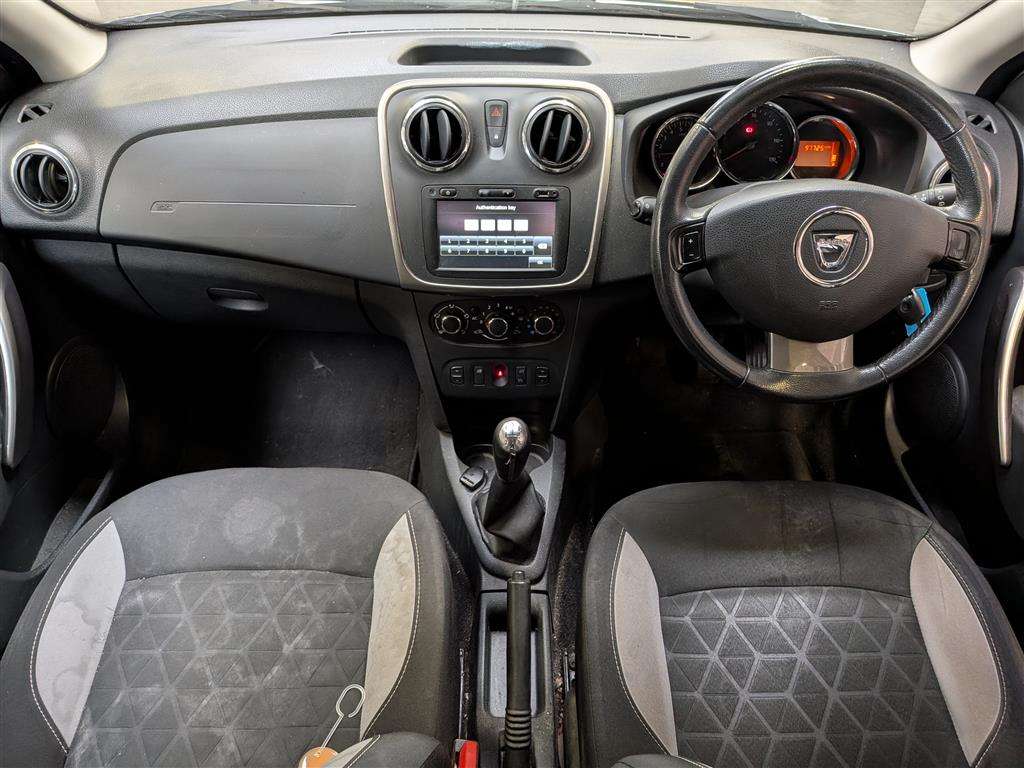 <p>2015 DACIA SANDERO STEPWAY LAUREATE</p>