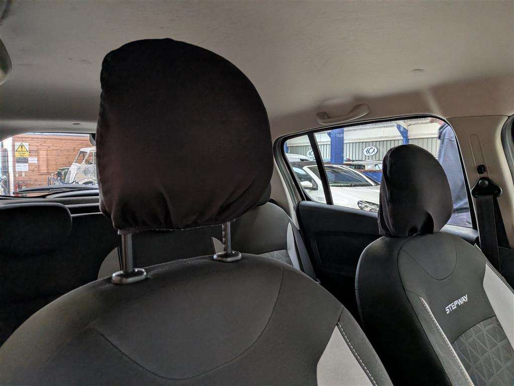 <p>2015 DACIA SANDERO STEPWAY LAUREATE</p>