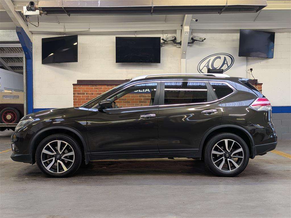 <p>2014 NISSAN X-TRAIL N-TEC DCI CVT</p>