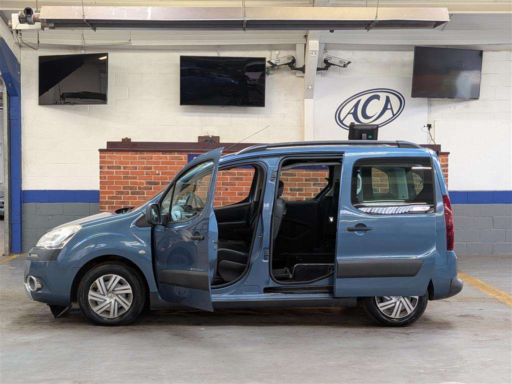 <p>2012 CITROEN BERLINGO M-SP AIR XTR E-H</p>