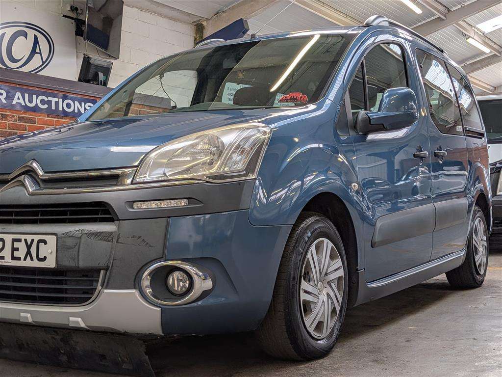<p>2012 CITROEN BERLINGO M-SP AIR XTR E-H</p>