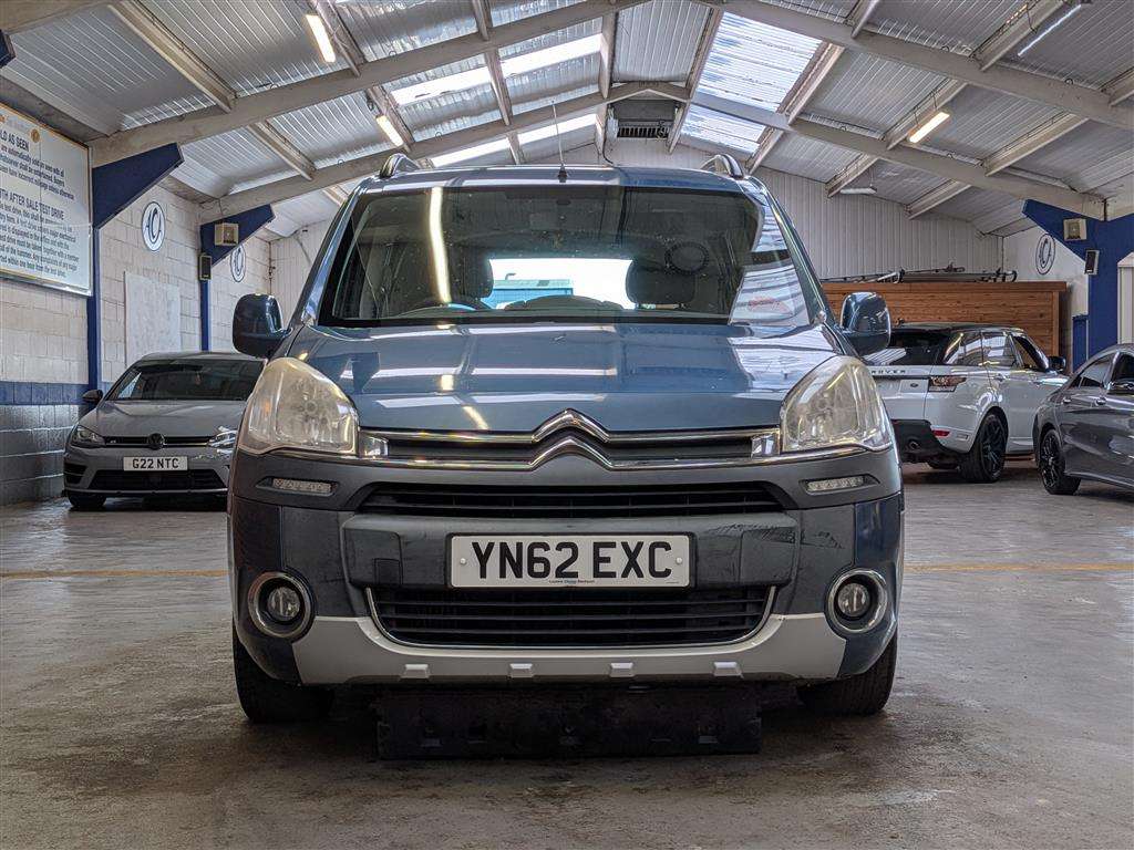 <p>2012 CITROEN BERLINGO M-SP AIR XTR E-H</p>