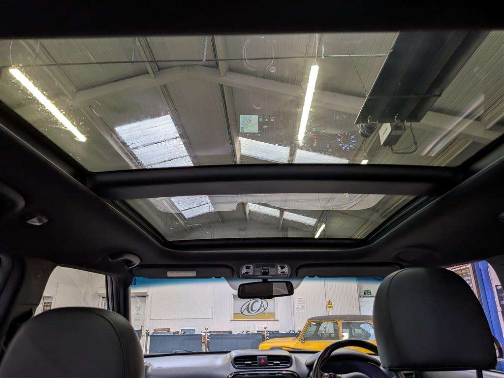 <p>2014 KIA SOUL MAXX CRDI</p>