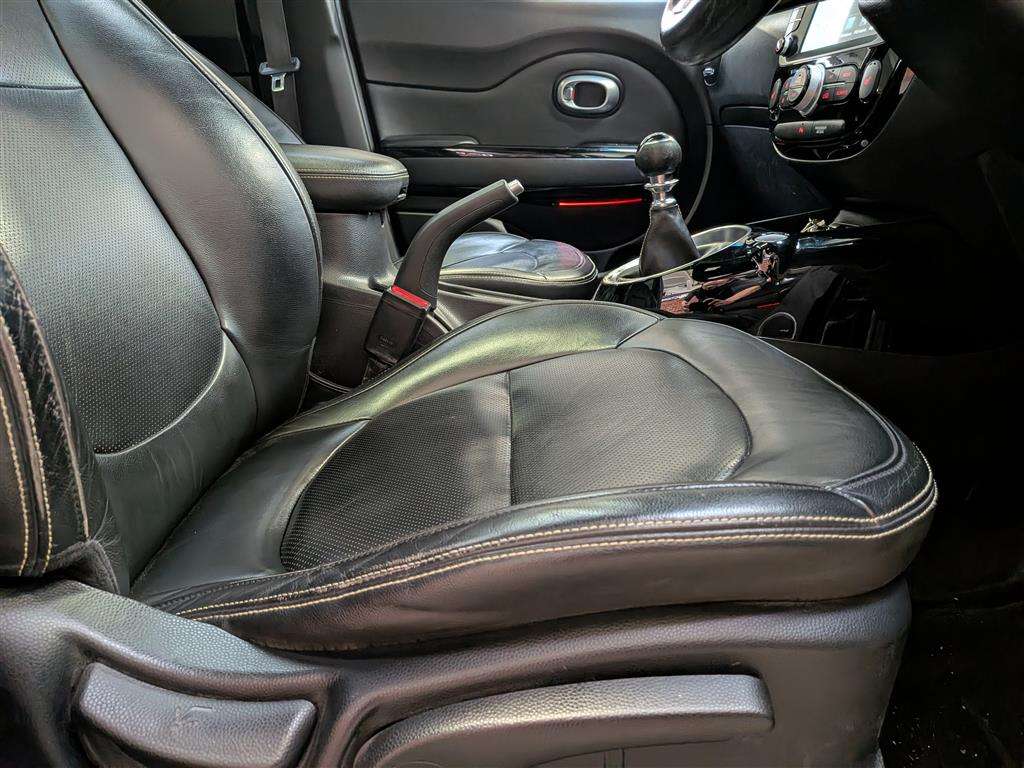 <p>2014 KIA SOUL MAXX CRDI</p>