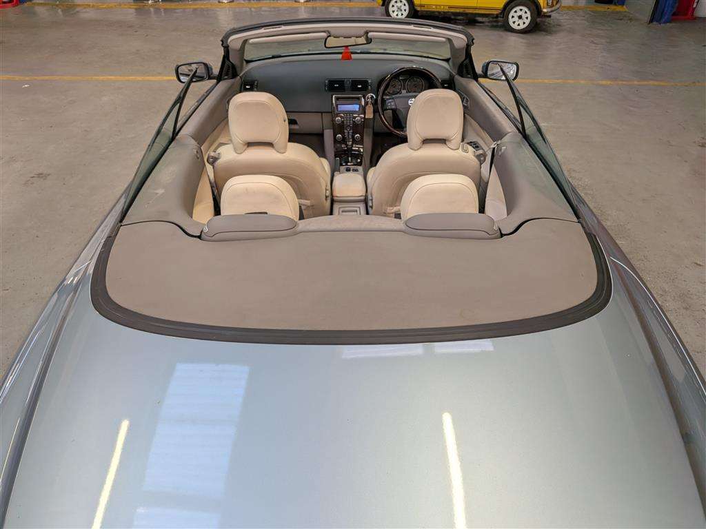 <p>2006 VOLVO C70 SE AUTO</p>