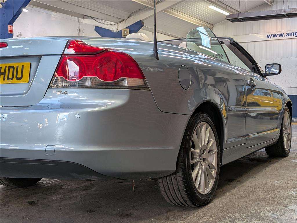 <p>2006 VOLVO C70 SE AUTO</p>