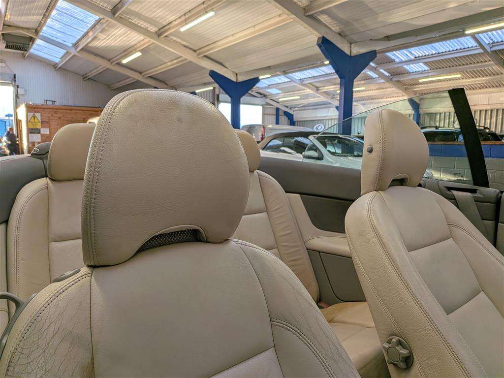 <p>2006 VOLVO C70 SE AUTO</p>