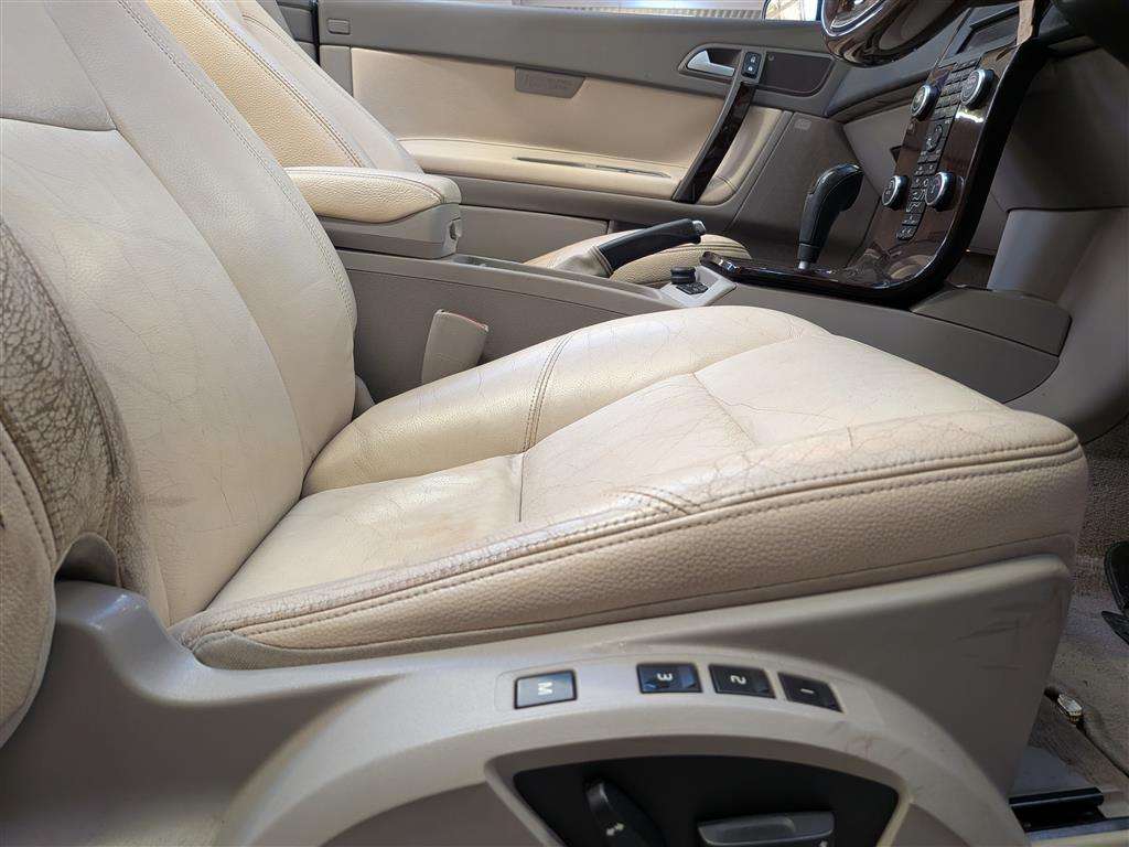 <p>2006 VOLVO C70 SE AUTO</p>