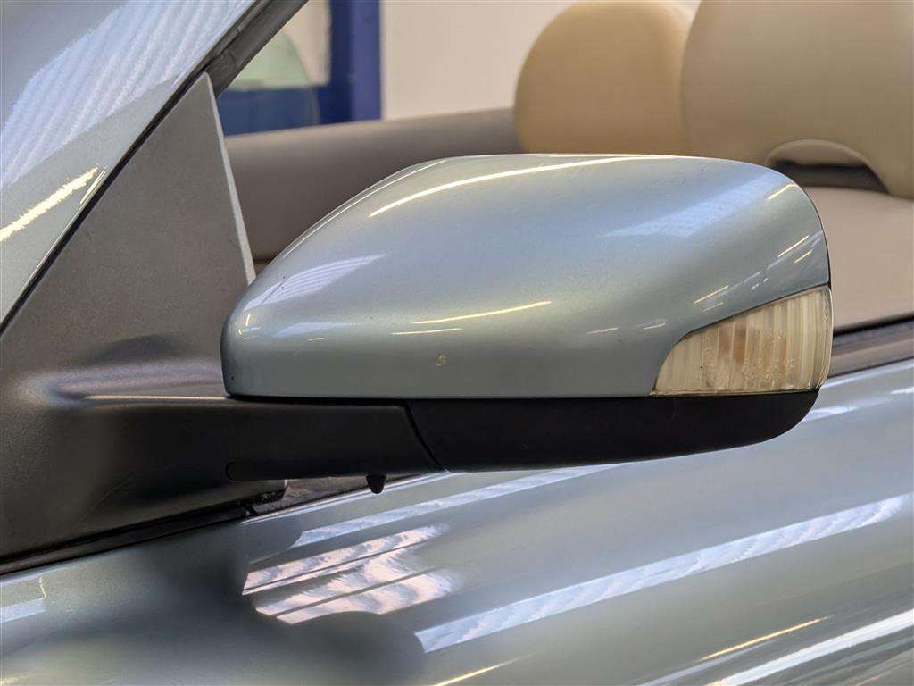 <p>2006 VOLVO C70 SE AUTO</p>