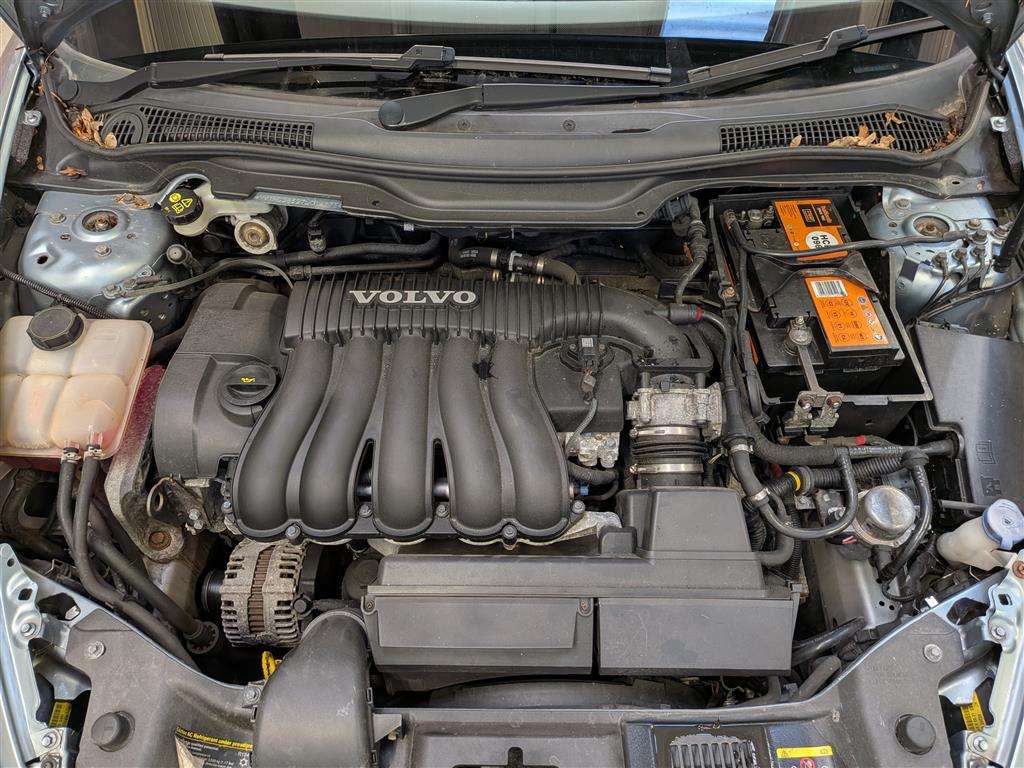 <p>2006 VOLVO C70 SE AUTO</p>