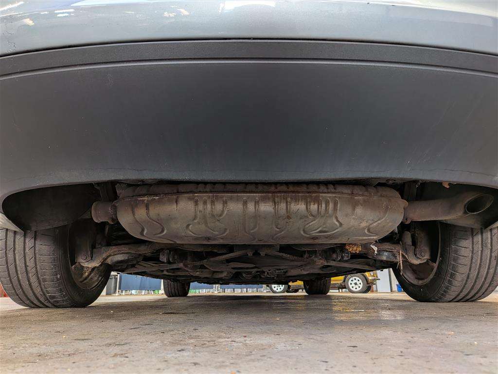 <p>2006 VOLVO C70 SE AUTO</p>