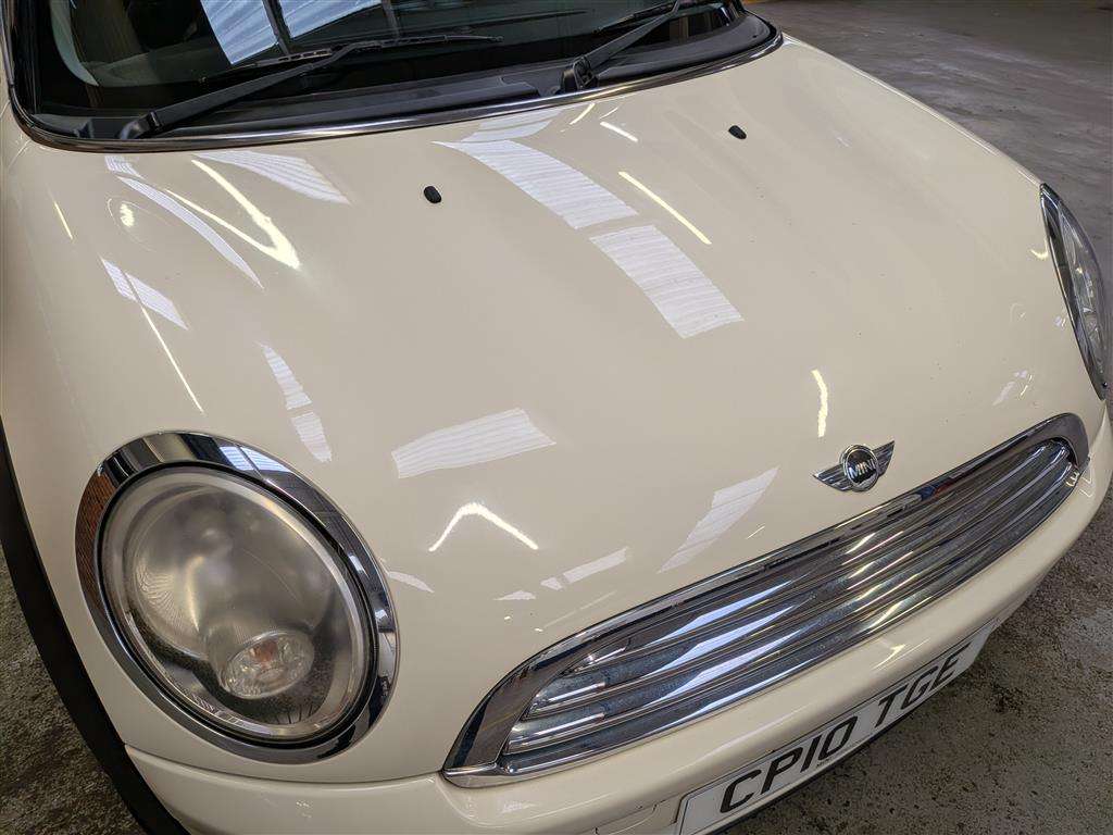 <p>2010 MINI COOPER AUTO</p>