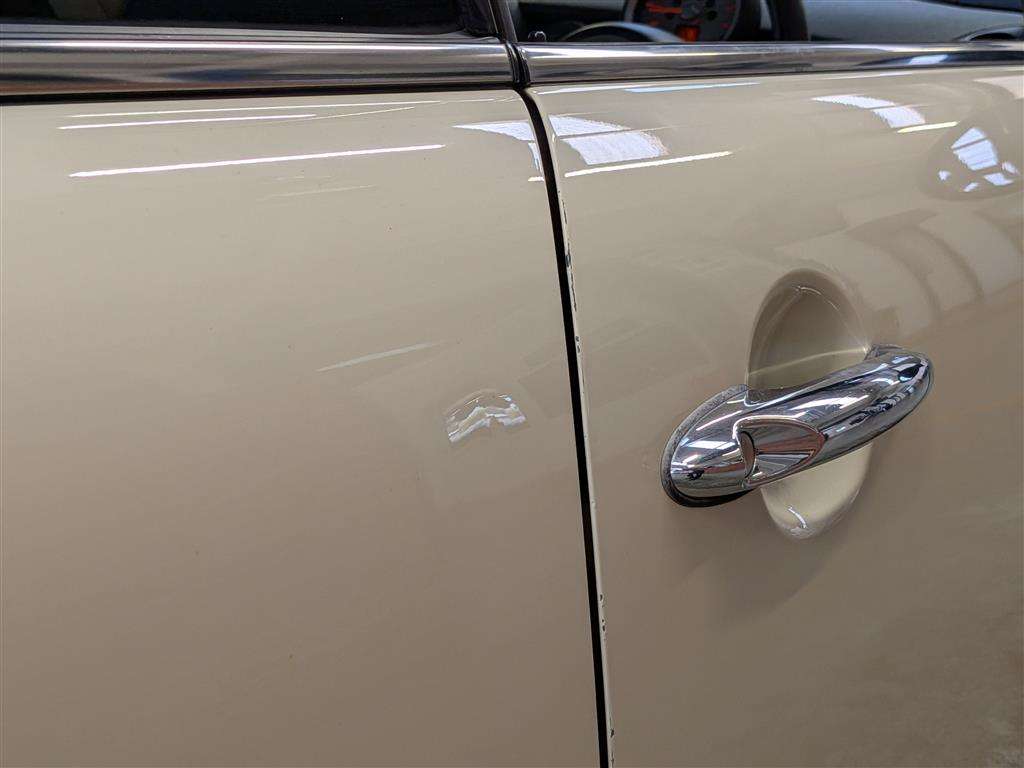 <p>2010 MINI COOPER AUTO</p>