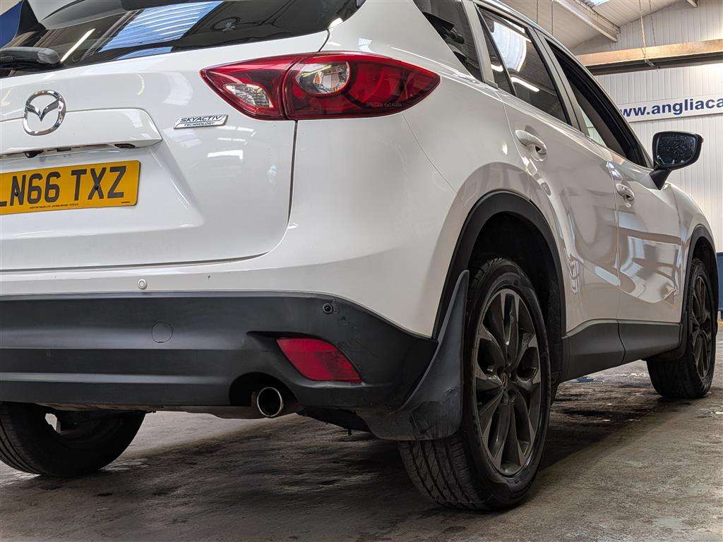 <p>2016 MAZDA CX-5 SPORT NAV D</p>