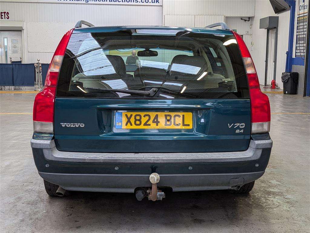 <p>2001 VOLVO V70</p>