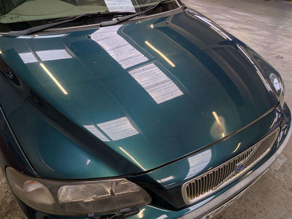 <p>2001 VOLVO V70</p>