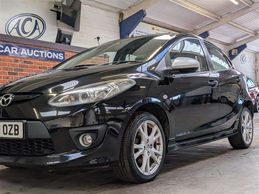 <p>2010 MAZDA 2 TAKUYA</p>