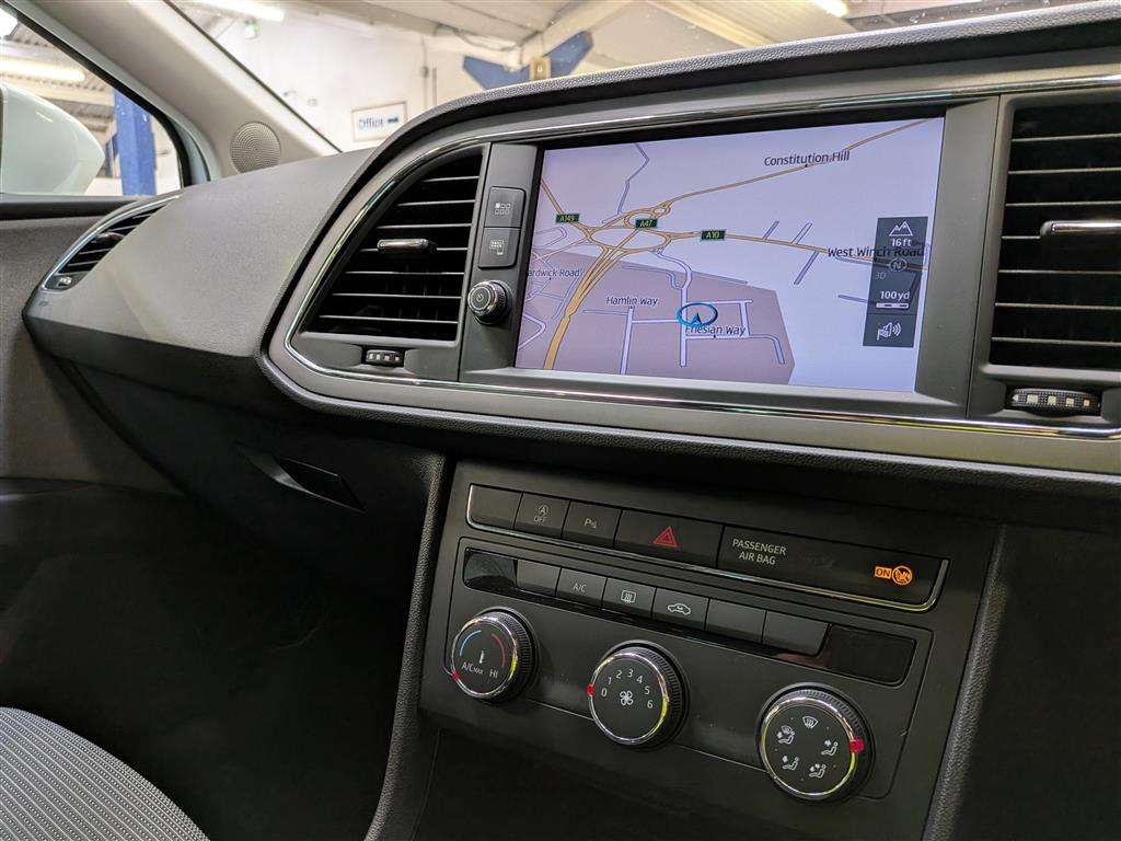 <p>2020 SEAT LEON SE DYNAMIC TSI</p>