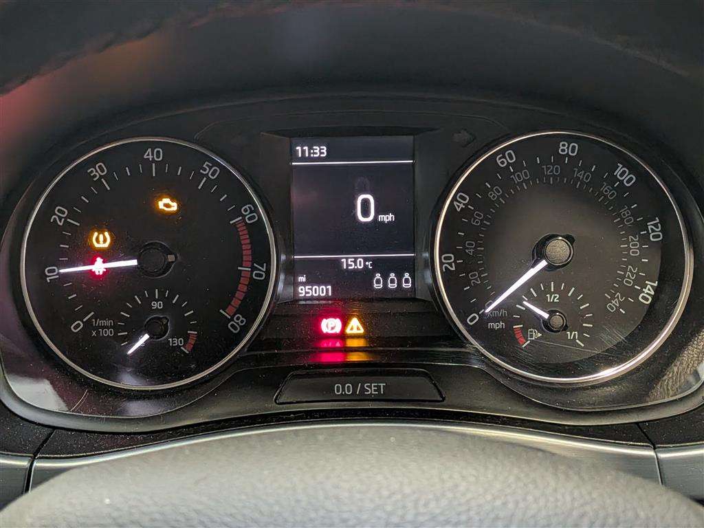 <p>2017 SKODA FABIA SE MPI</p>