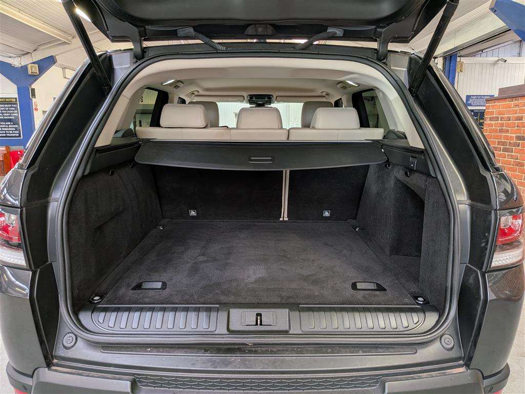 <p>2017 LAND ROVER RANGE ROVER SPORT HSE SD4</p>