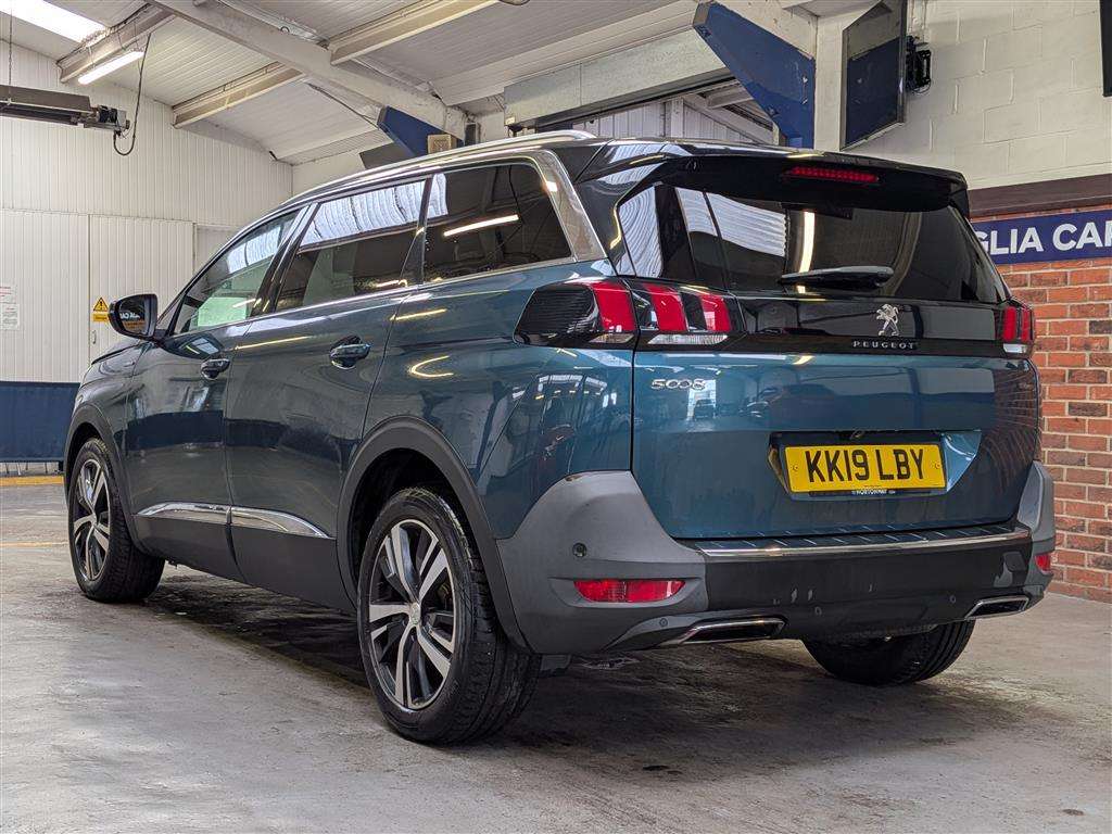 <p>2019 PEUGEOT 5008 GT LINE BLUEHDI S/S</p>