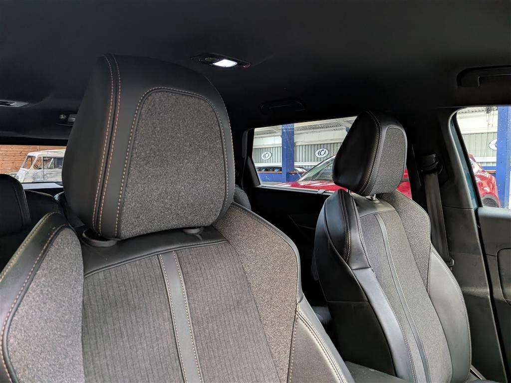 <p>2019 PEUGEOT 5008 GT LINE BLUEHDI S/S</p>