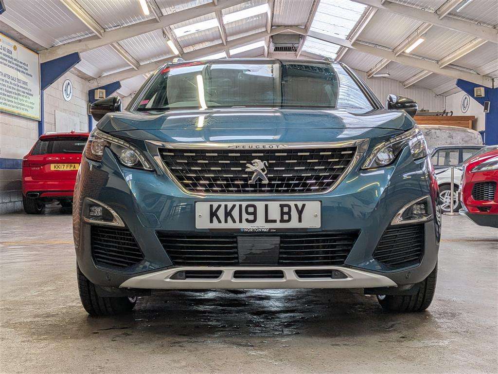 <p>2019 PEUGEOT 5008 GT LINE BLUEHDI S/S</p>