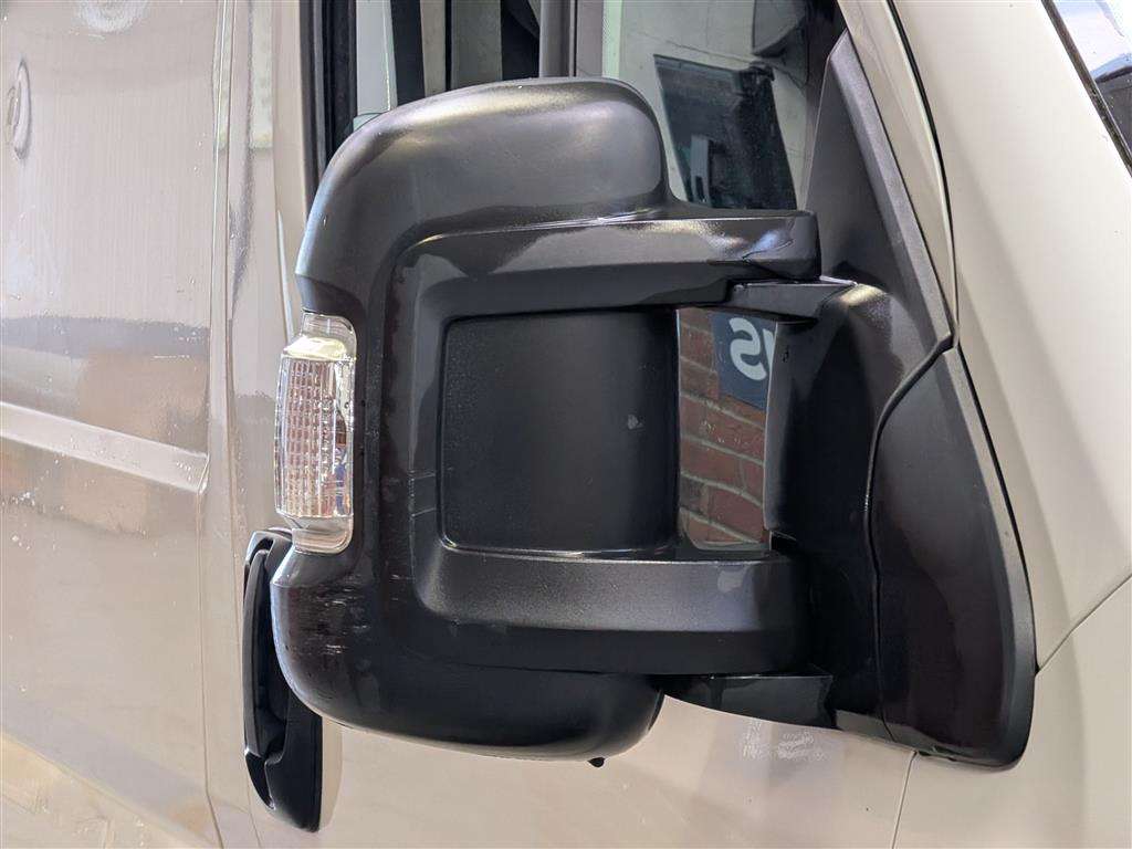 <p>2020 PEUGEOT BOXER 335 S L3H2 BLUEHDI</p>