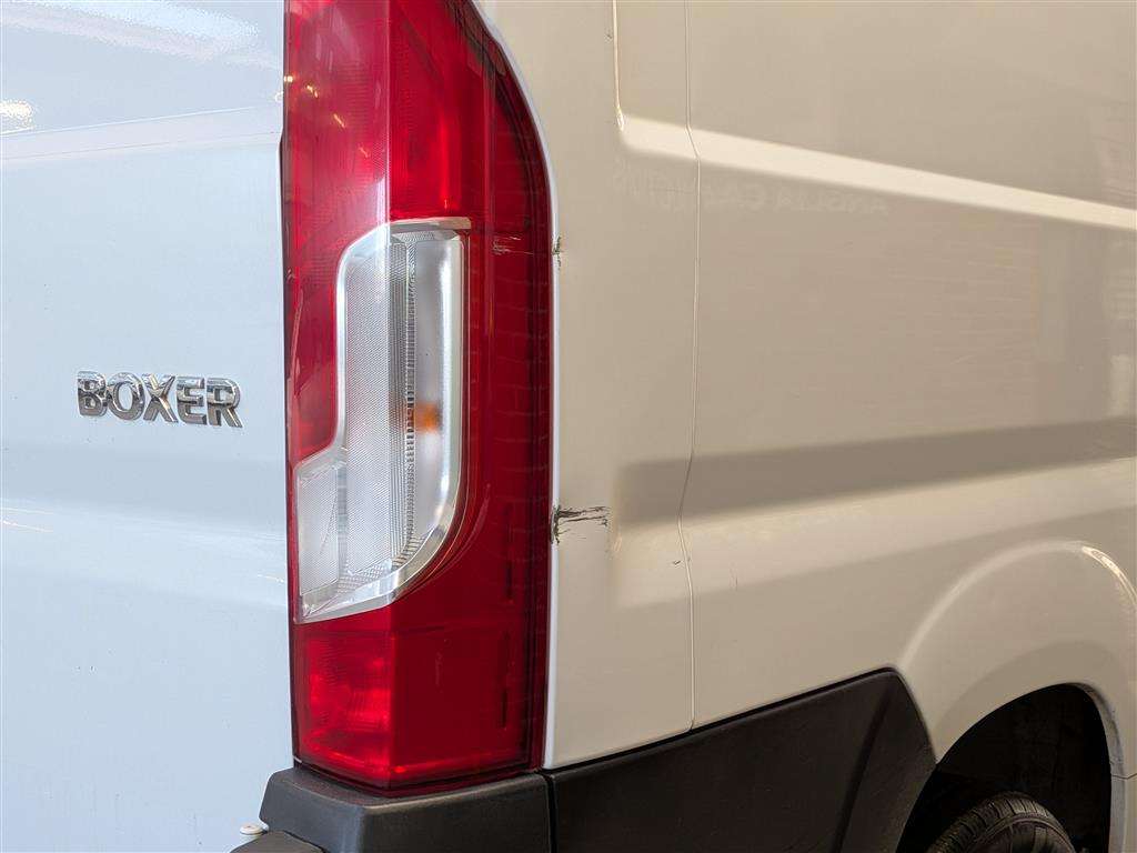 <p>2021 PEUGEOT BOXER 335 S L3H2 BLUEHDI **SOLD</p>