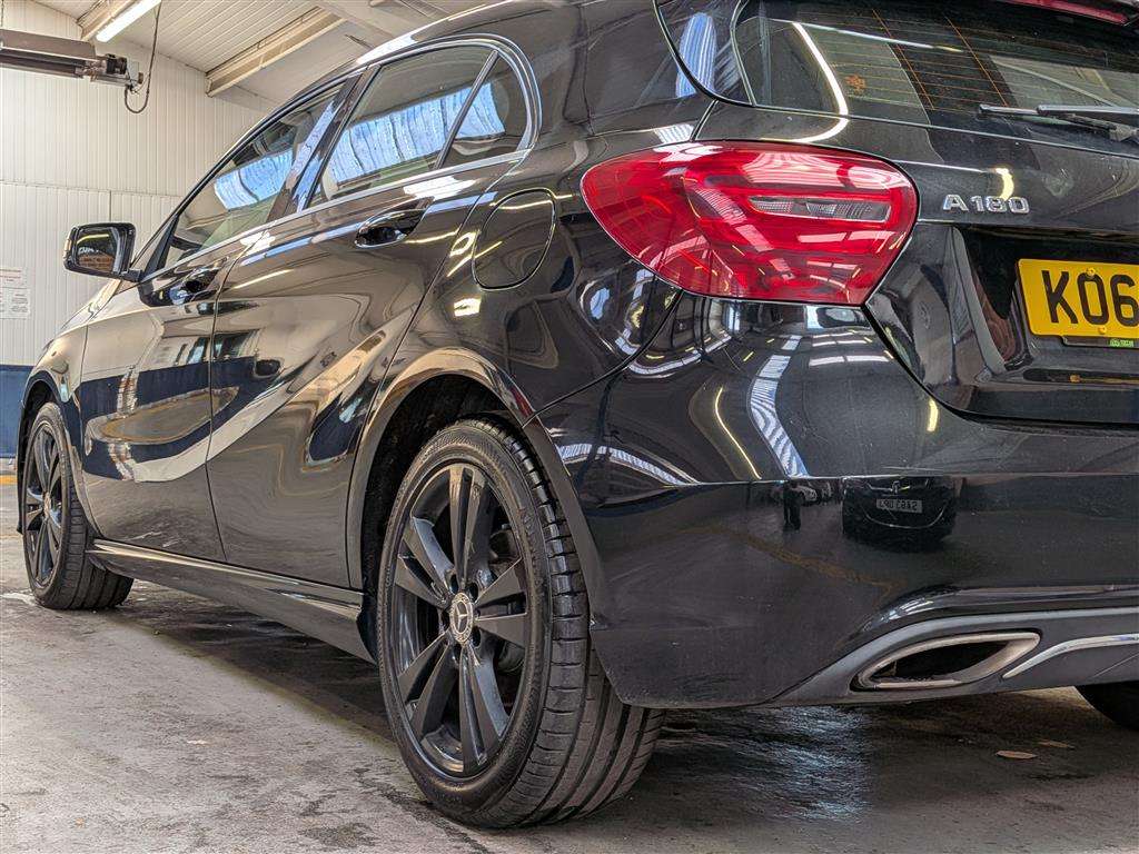 <p>2018 MERCEDES-BENZ A 180 SPORT AUTO</p>