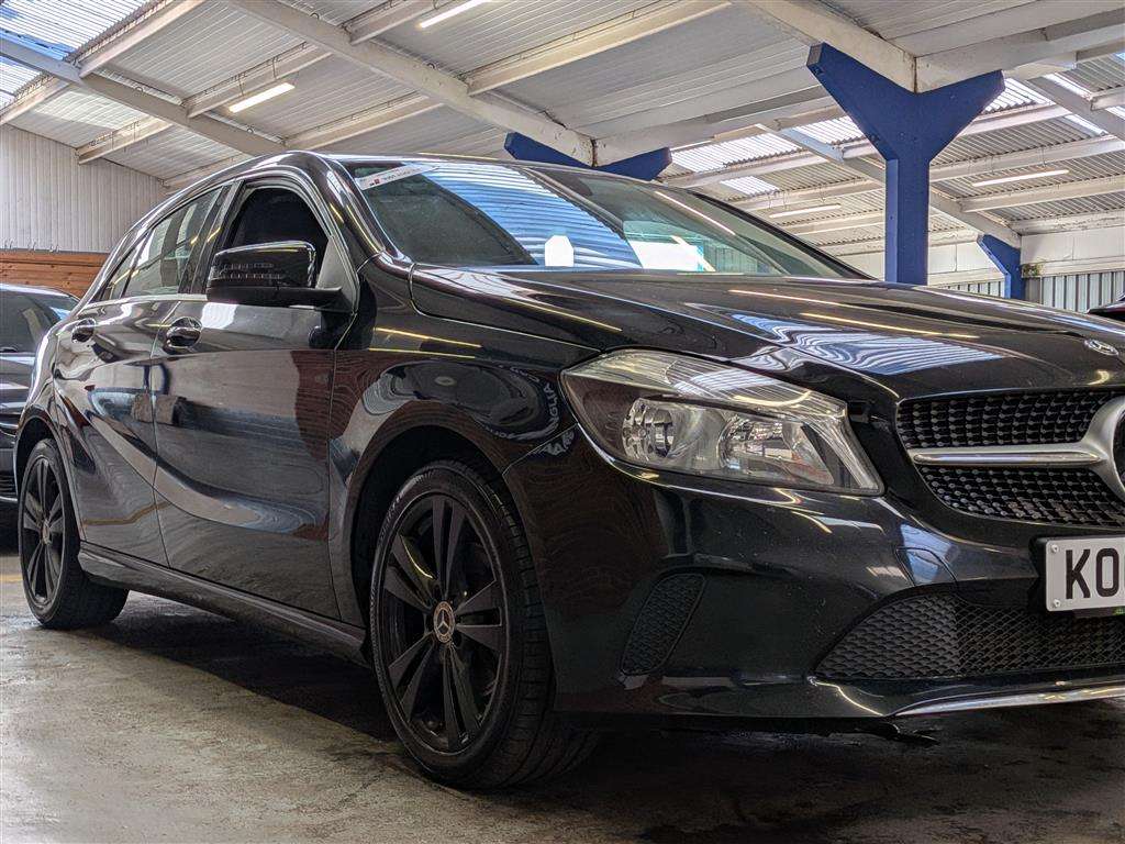 <p>2018 MERCEDES-BENZ A 180 SPORT AUTO</p>