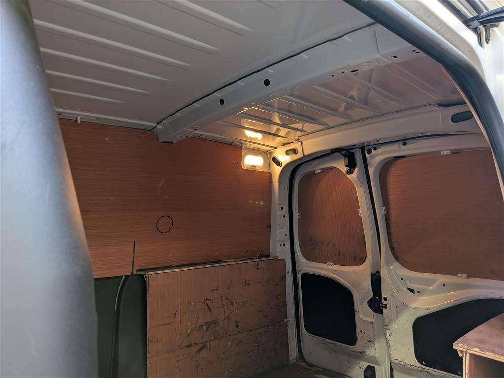 <p>2022 PEUGEOT PARTNER PROFESSIONAL PREM</p>