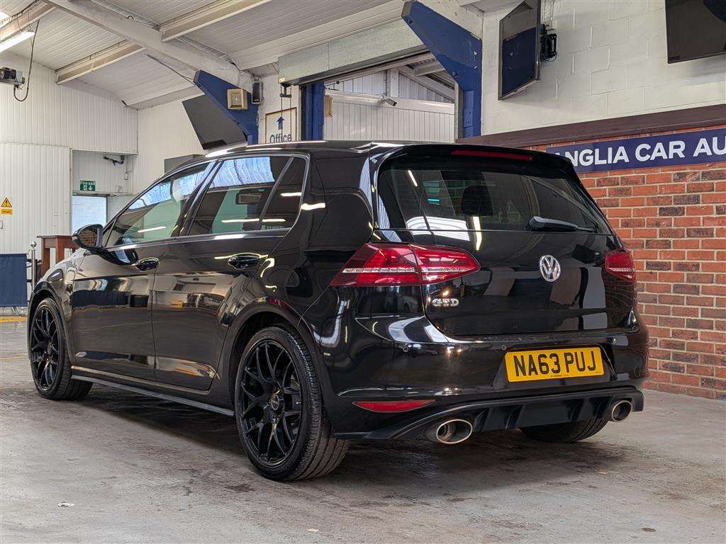 <p>2013 VOLKSWAGEN GOLF GTD</p>