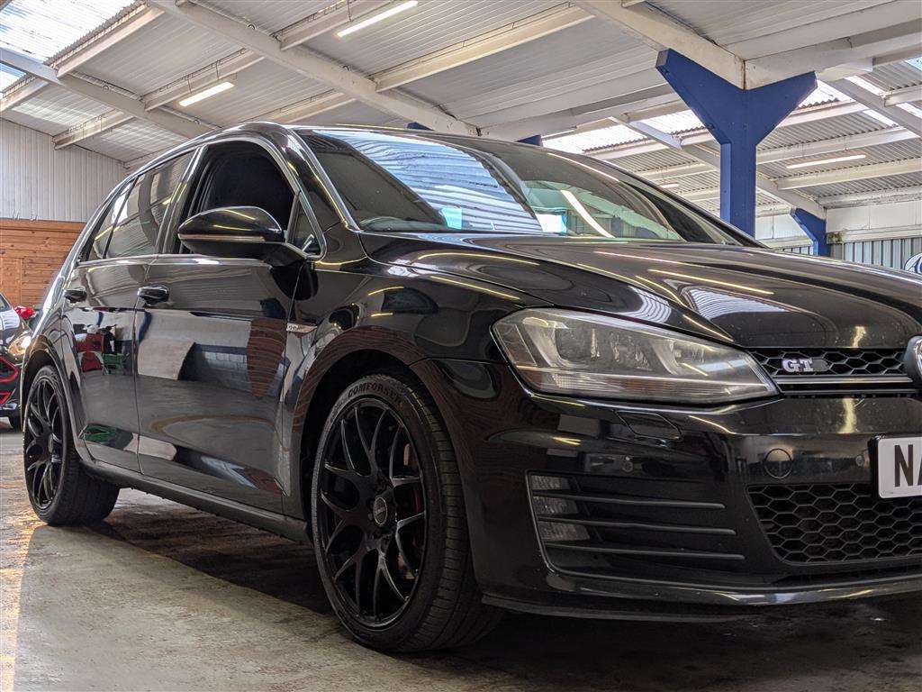 <p>2013 VOLKSWAGEN GOLF GTD</p>