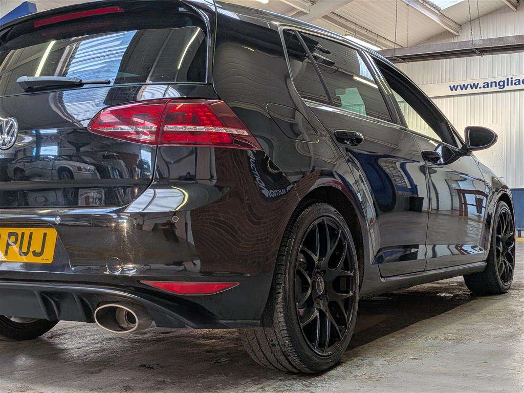 <p>2013 VOLKSWAGEN GOLF GTD</p>