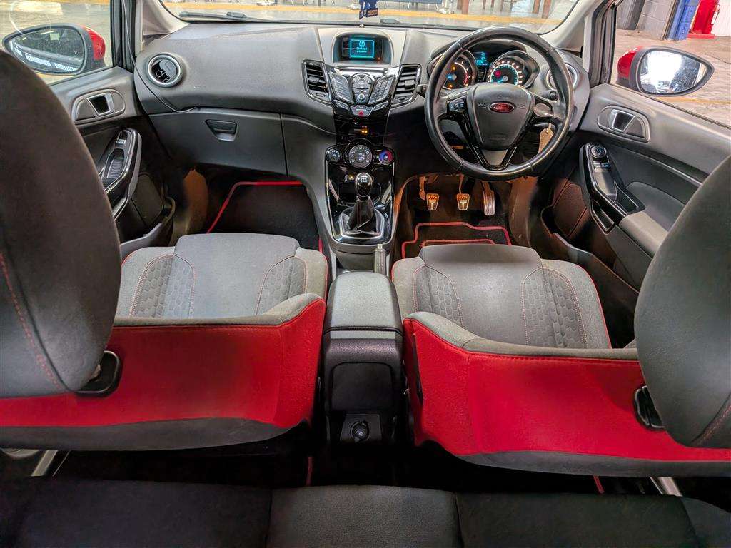 <p>2015 FORD FIESTA ZETEC S BLACK EDIT</p>