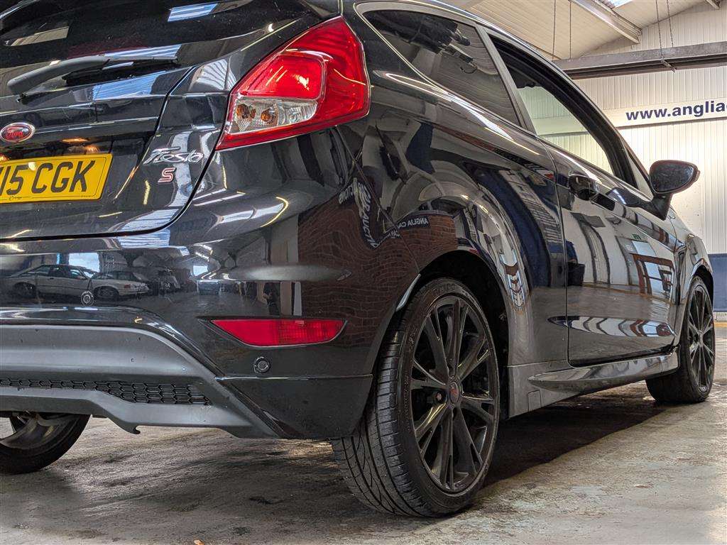 <p>2015 FORD FIESTA ZETEC S BLACK EDIT</p>