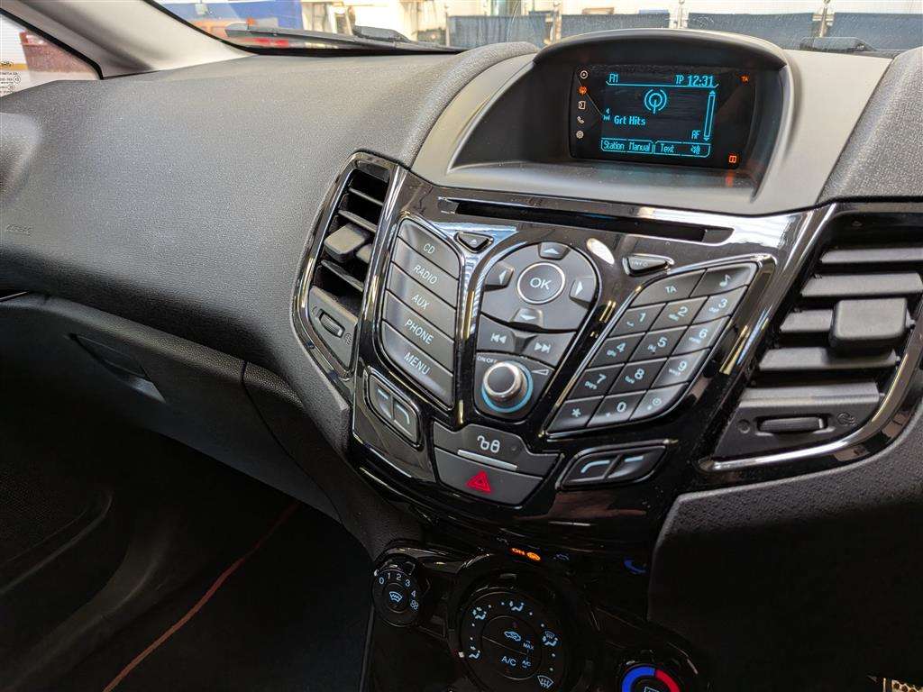<p>2015 FORD FIESTA ZETEC S BLACK EDIT</p>