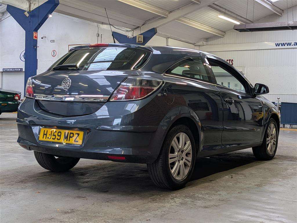 <p>2009 VAUXHALL ASTRA DESIGN</p>