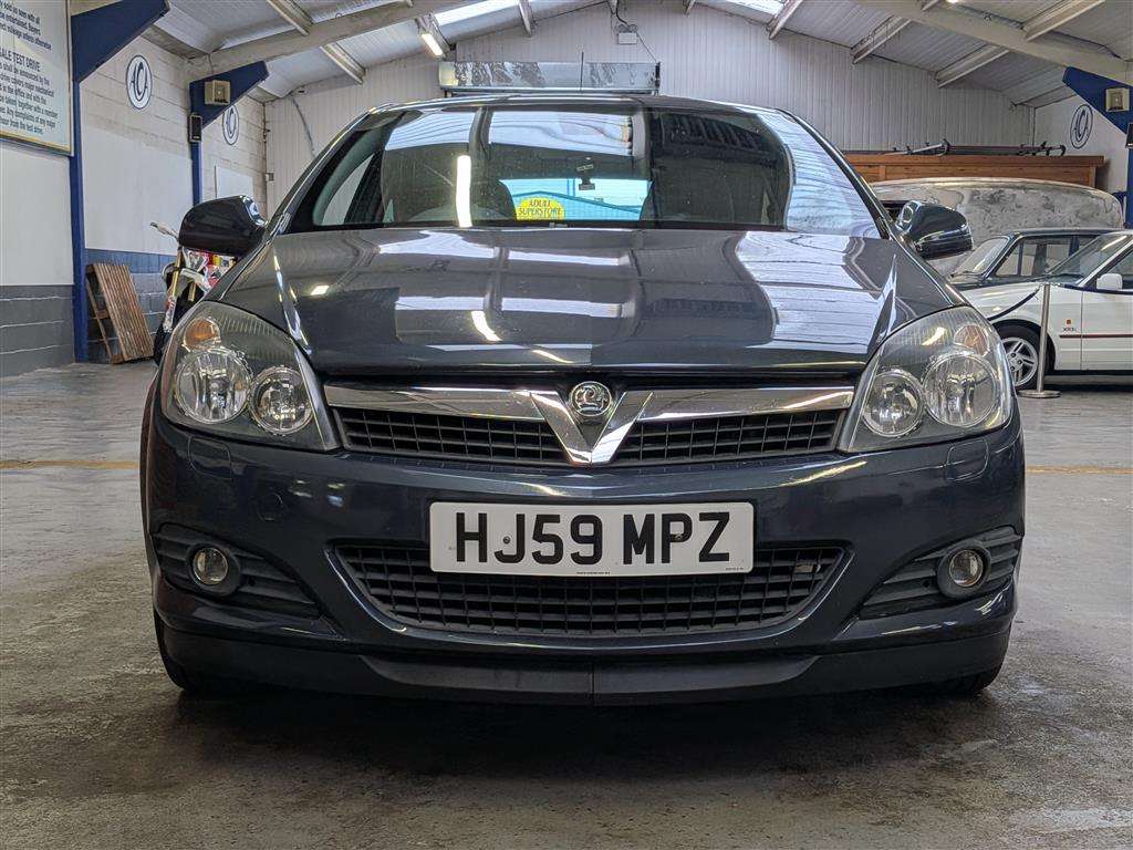<p>2009 VAUXHALL ASTRA DESIGN</p>