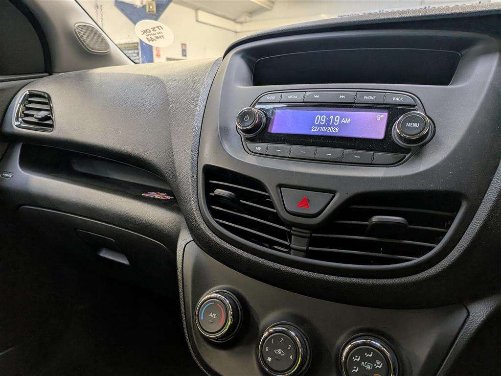 <p>2016 VAUXHALL VIVA SE AC</p>