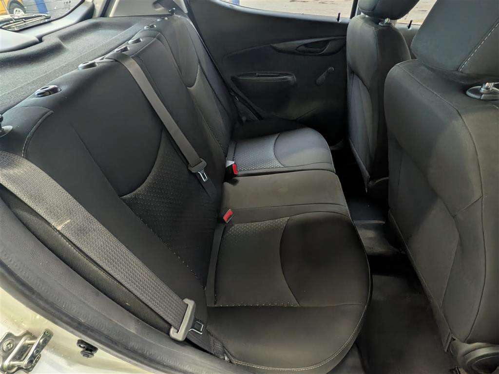 <p>2016 VAUXHALL VIVA SE AC</p>