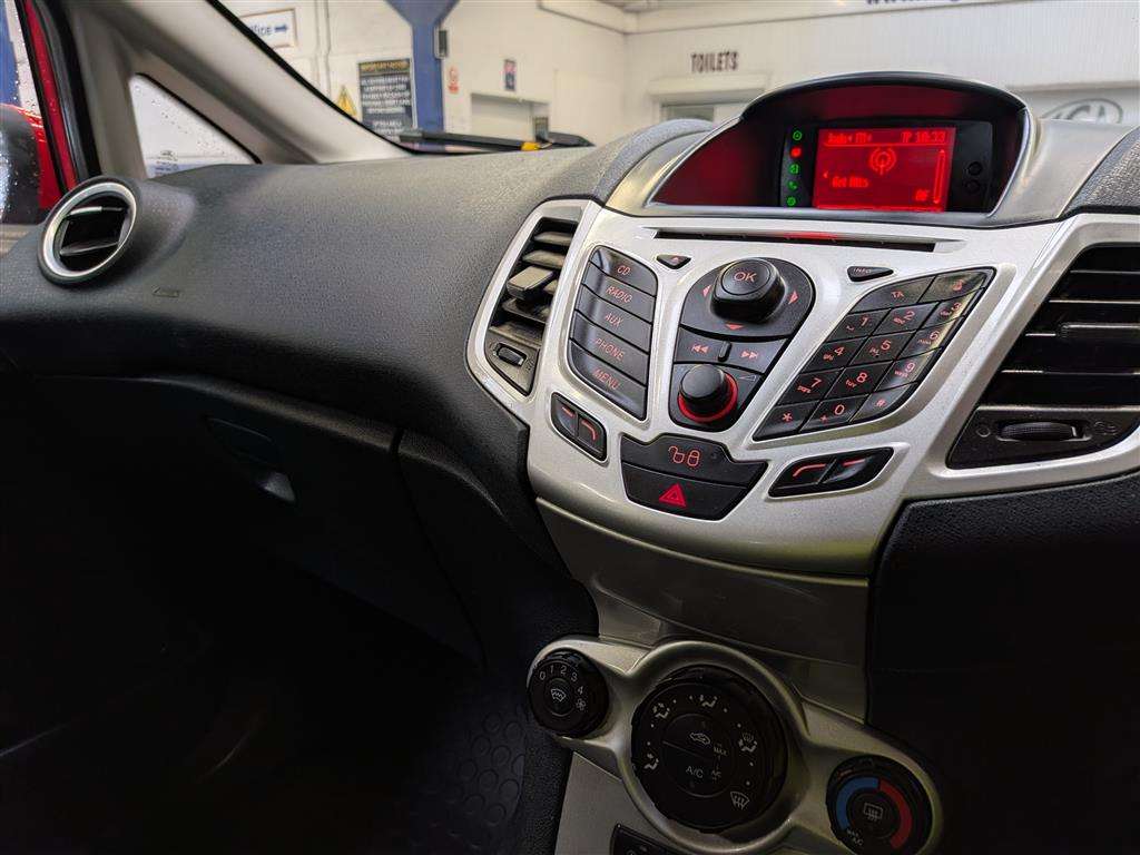 <p>2012 FORD FIESTA ZETEC ECONETIC II</p>