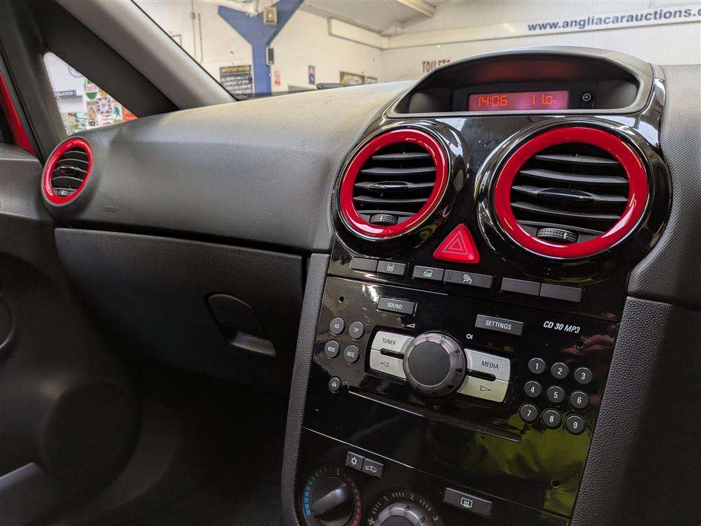<p>2014 VAUXHALL CORSA LIMITED EDITION</p>