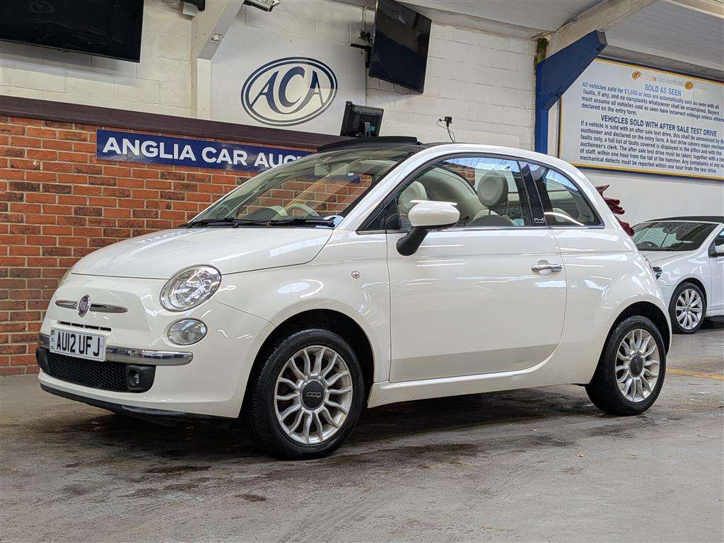 <p>2012 FIAT 500 C LOUNGE</p>