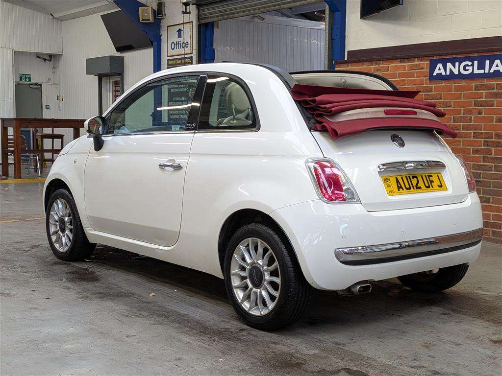 <p>2012 FIAT 500 C LOUNGE</p>