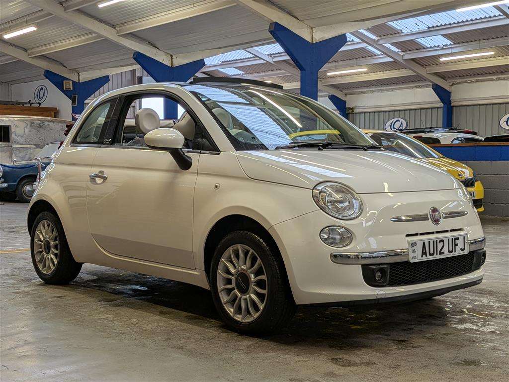 <p>2012 FIAT 500 C LOUNGE</p>