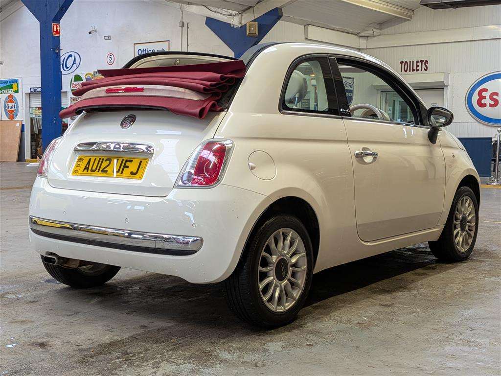 <p>2012 FIAT 500 C LOUNGE</p>