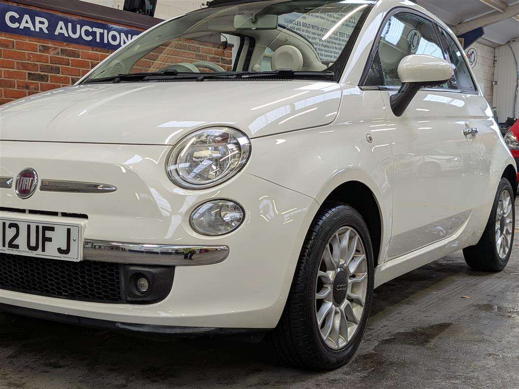 <p>2012 FIAT 500 C LOUNGE</p>